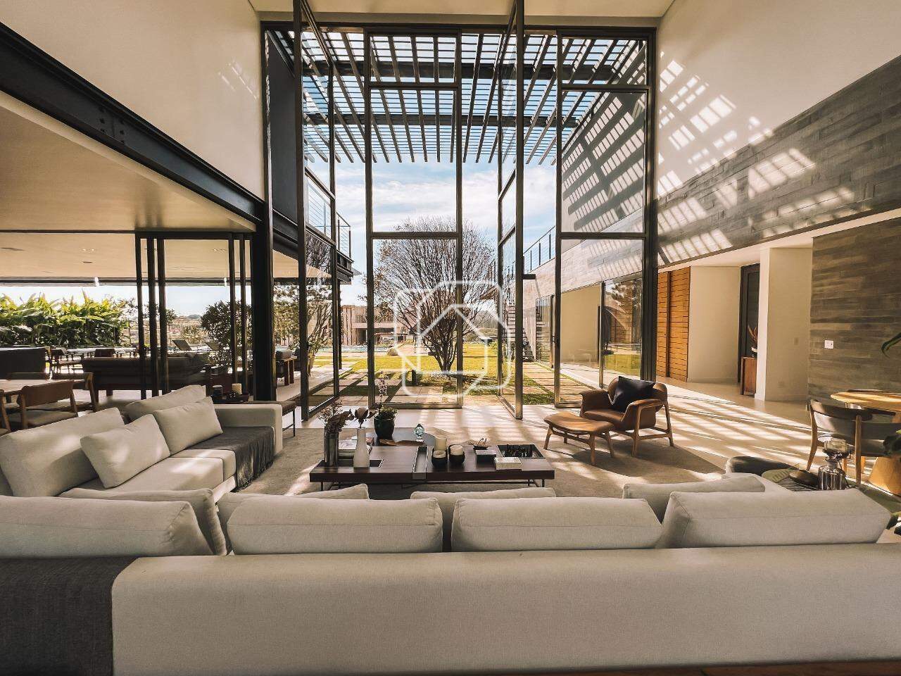 Casa de Condomínio à venda em Itu - SP - Condomínio Terras de São José II: Sala de estar, vista da área externa