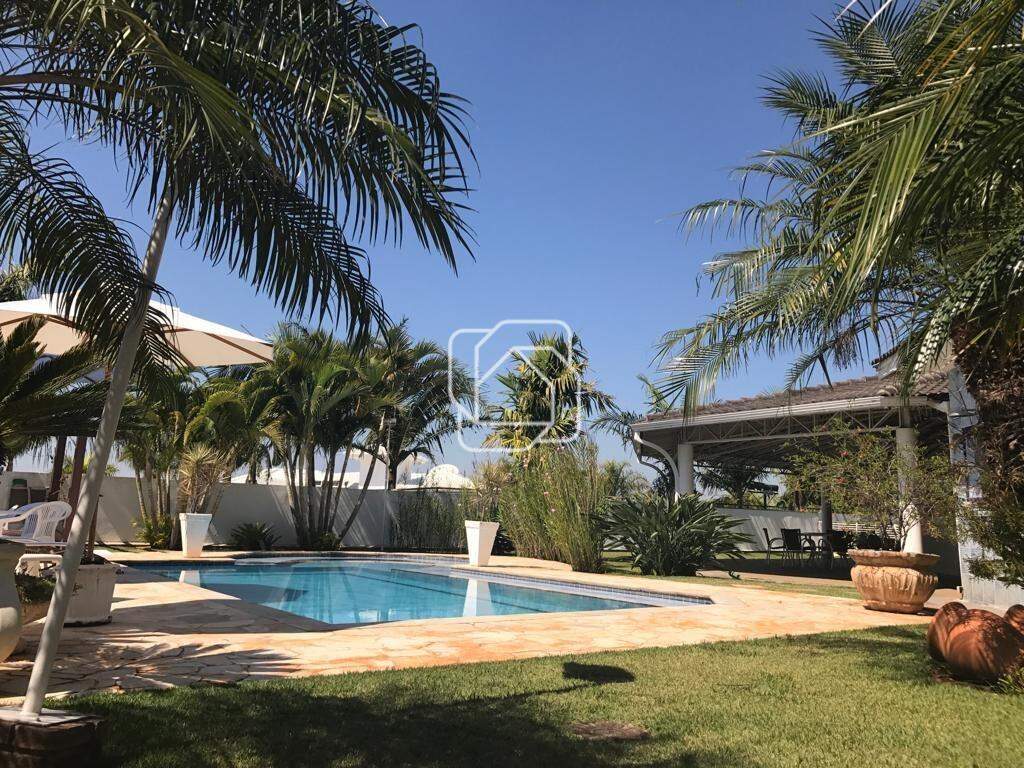 Casa de Condomínio para aluguel em Itu - SP - Parque Village Castelo: Casa com Piscina para Alugar em Itu | Condomínio Village Castelo Itu | Mobiliada