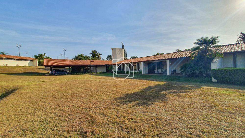 Casa de Condomínio à venda em Indaiatuba - SP - Lagos de Shanadu: Quintal gramado