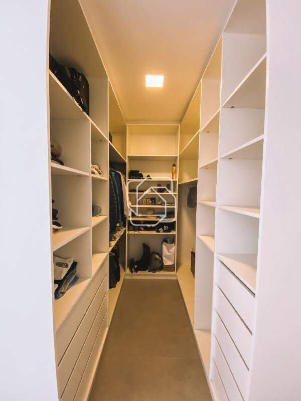 Casa de Condomínio à venda em Itu - SP - Residencial Saint Paul: Closet