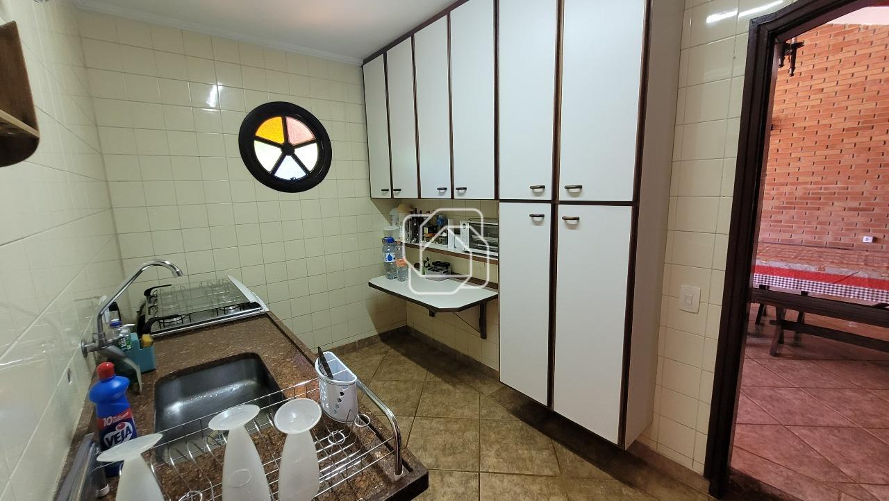 Casa de Condomínio para aluguel em Indaiatuba - SP - Vale das Laranjeiras: Cozinha da área gourmet