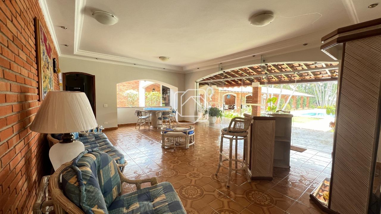Casa de Condomínio para aluguel em Indaiatuba - SP - Vale das Laranjeiras: Sala de estar