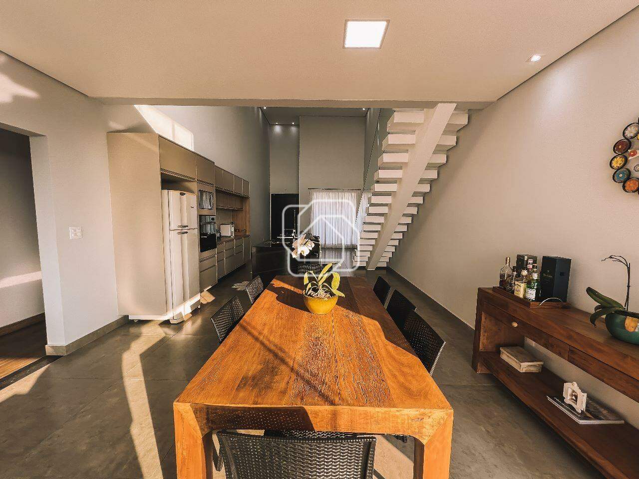 Casa de Condomínio à venda em Itu - SP - Residencial Saint Paul: Cozinha, mesa de jantar