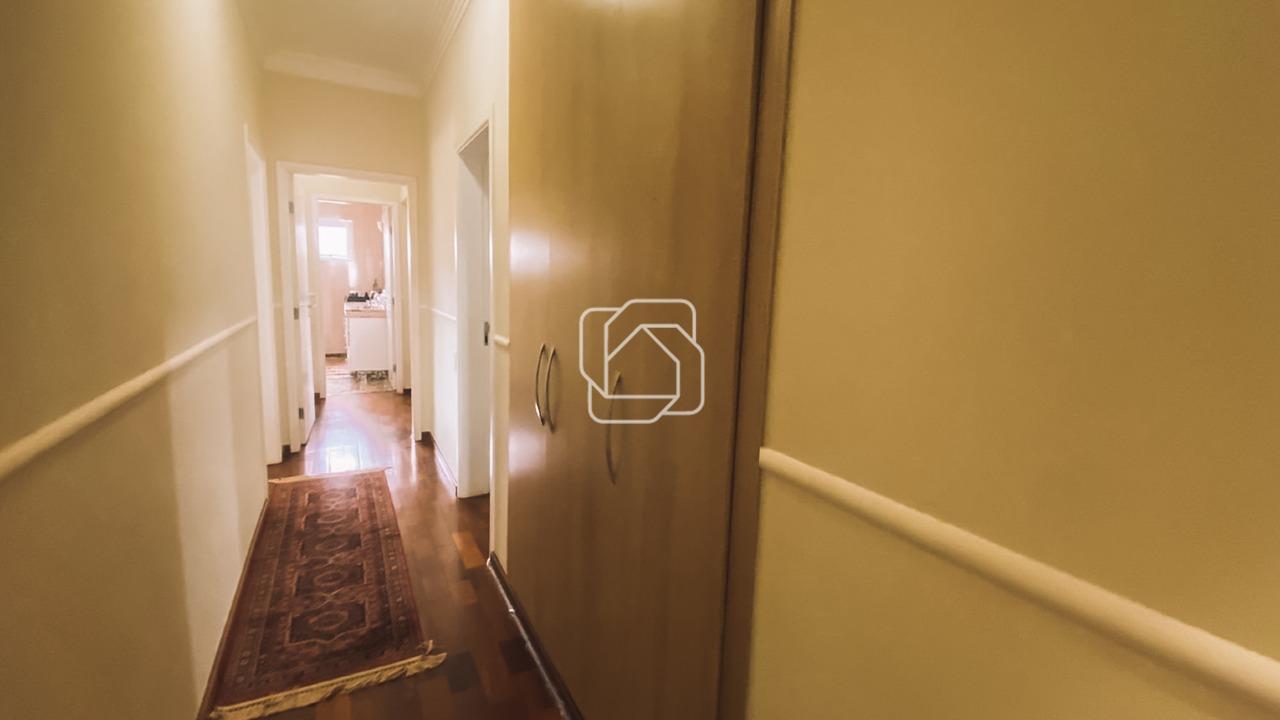 Casa de Condomínio à venda em Salto - SP - Terras de Mont Serrat: Acesso aos quartos