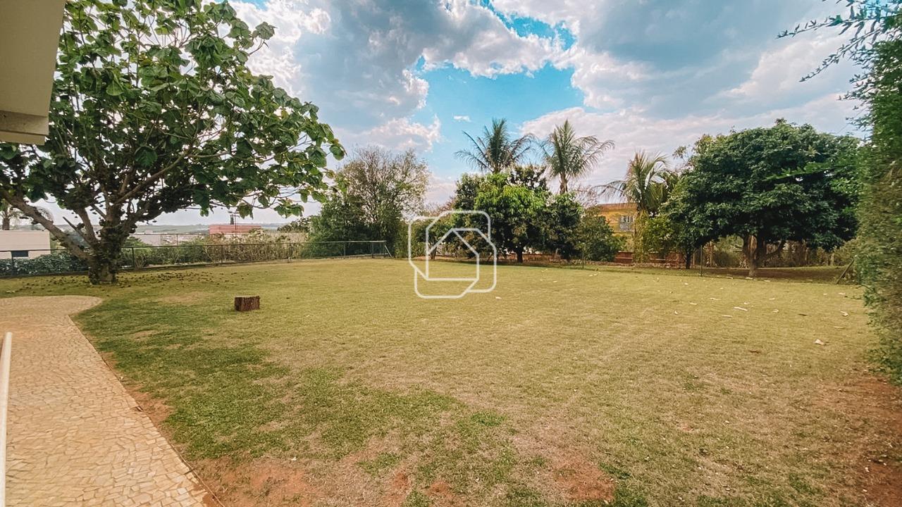 Casa de Condomínio à venda em Salto - SP - Terras de Mont Serrat: Quintal, gramado