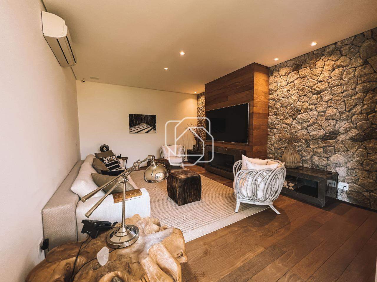 Casa de Condomínio à venda em Itupeva - SP - Fazenda da Grama: Sala de TV privativa