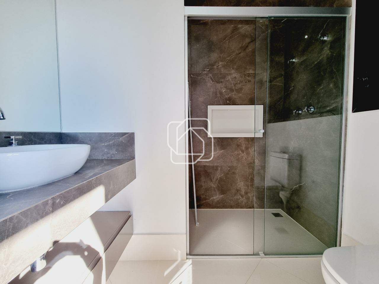 Casa de Condomínio para aluguel em Indaiatuba - SP - Residencial Duas Marias: Banheiro