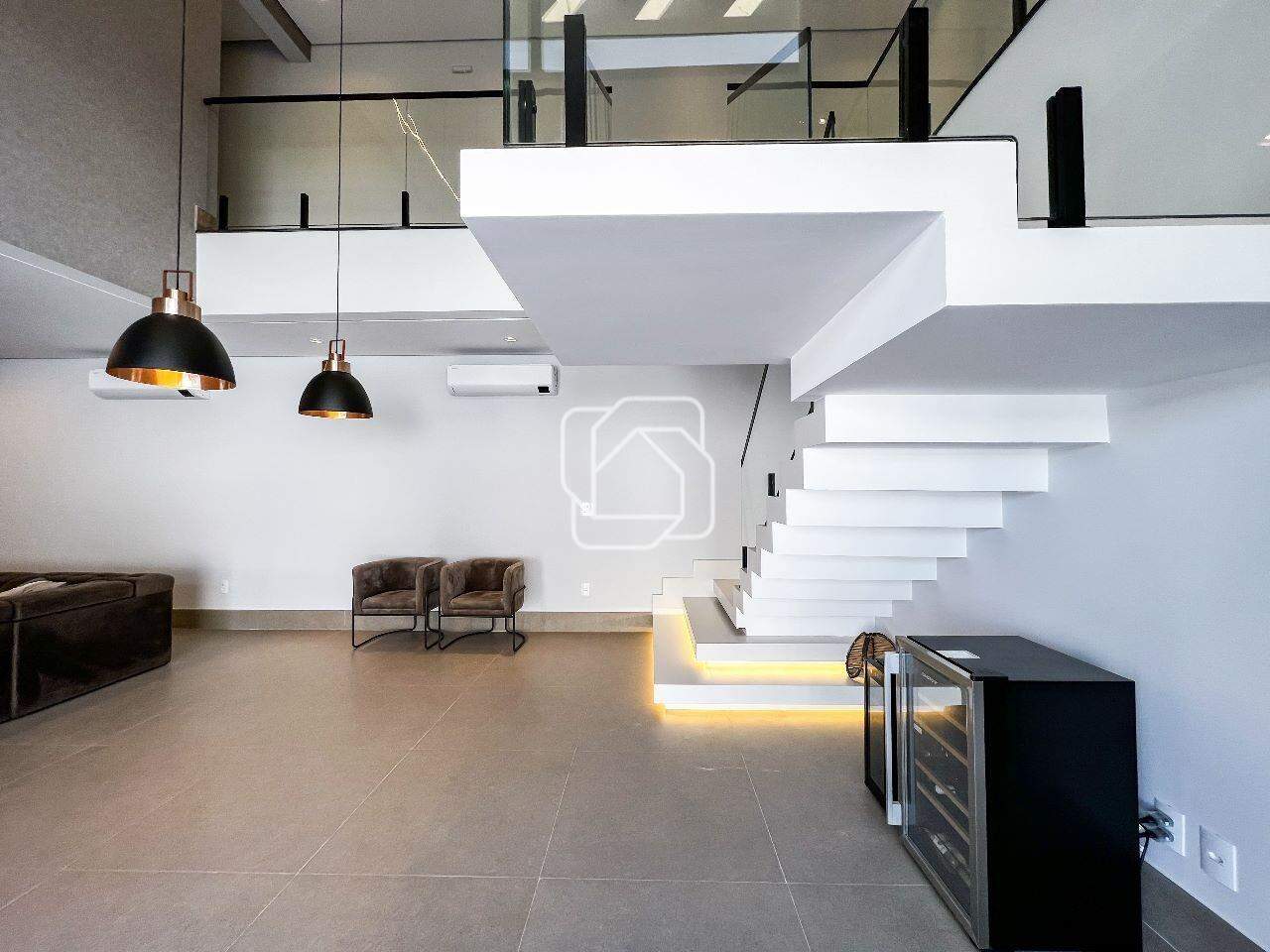 Casa de Condomínio à venda em Indaiatuba - SP - Residencial Duas Marias: Sala, acesso piso superior