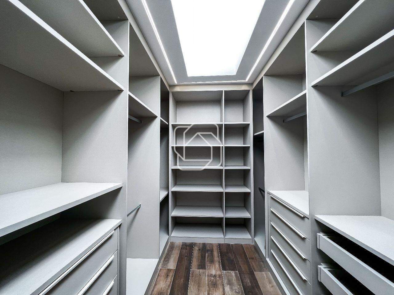 Casa de Condomínio à venda em Indaiatuba - SP - Residencial Duas Marias: Closet
