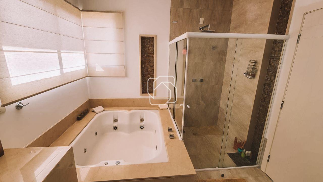 Casa de Condomínio à venda em Itu - SP - Jardim Plaza Atheneé: Banheiro, banheira