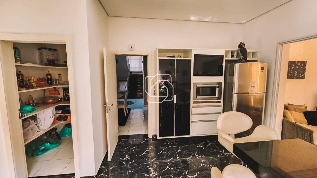 Casa de Condomínio à venda em Itu - SP - Jardim Plaza Atheneé: Cozinha, despensa