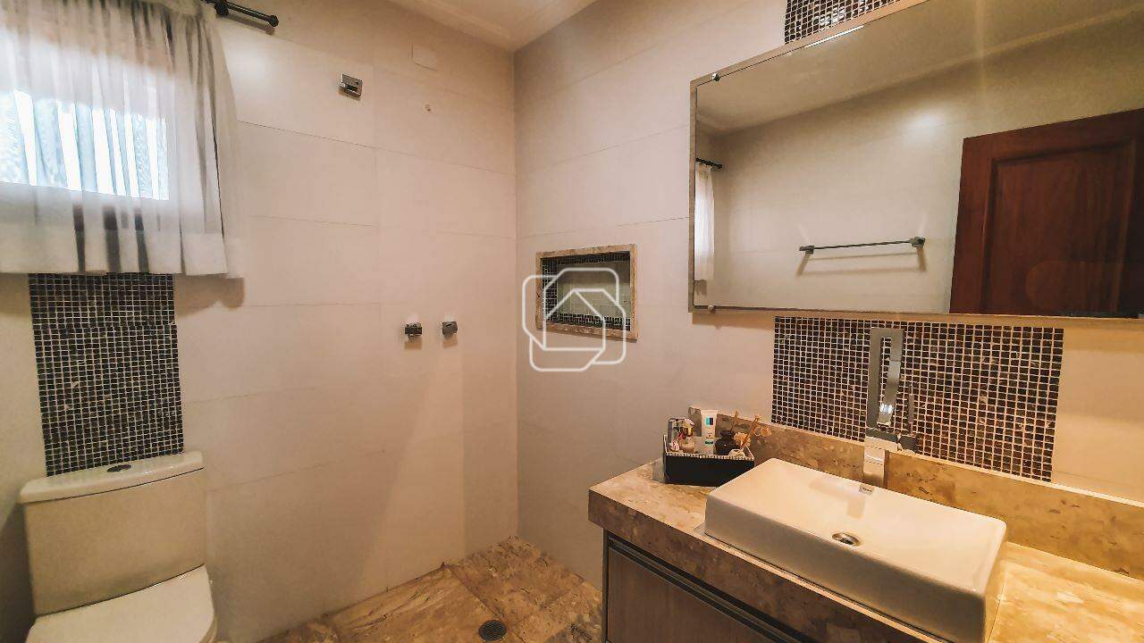 Casa de Condomínio à venda em Indaiatuba - SP - Vale das Laranjeiras: Banheiro