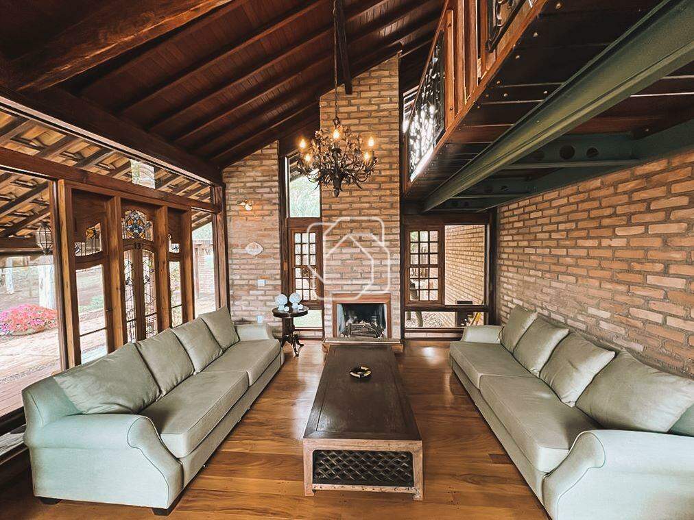Casa de Condomínio à venda em Itu - SP - Condomínio Terras de São José: Sala de estar, lareira