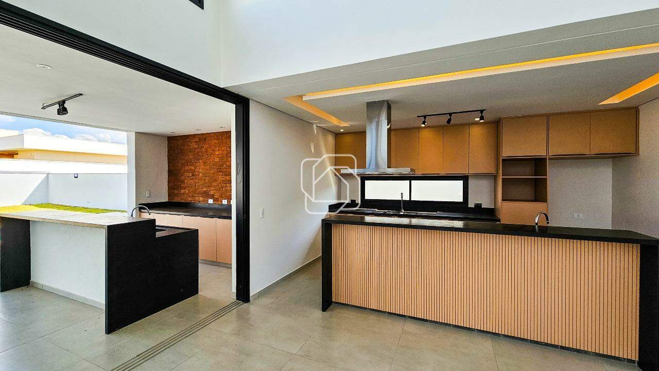 Casa de Condomínio à venda em Itu - SP - Residencial Parque Campos de Santo Antônio II: Cozinha integrada com gourmet