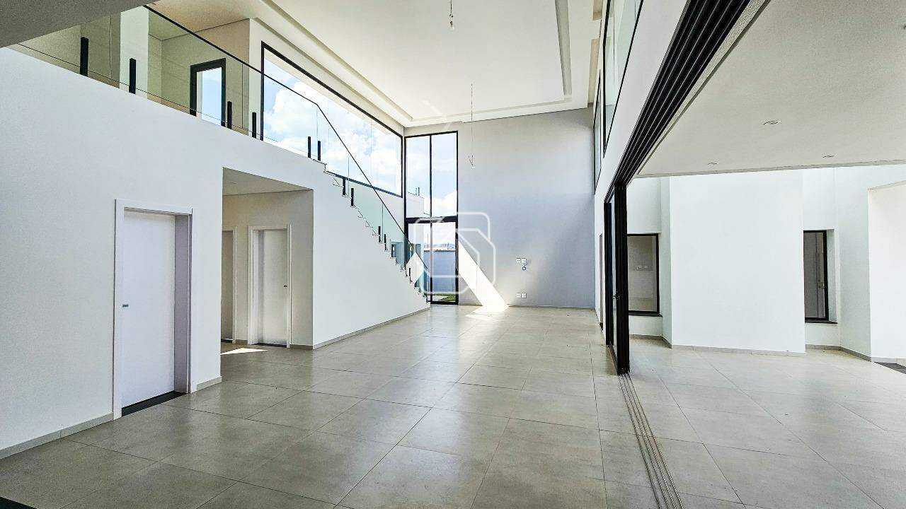 Casa de Condomínio à venda em Itu - SP - Residencial Parque Campos de Santo Antônio II: Sala ampla com pé-direito duplo