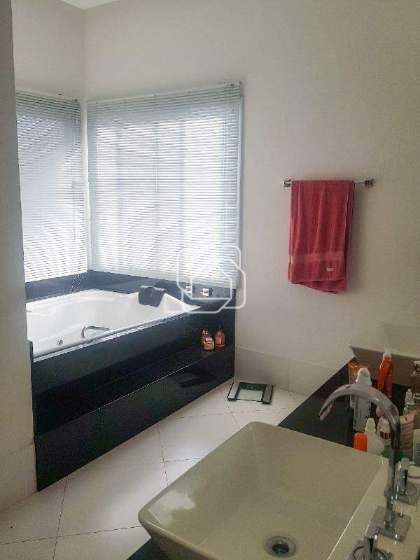 Casa de Condomínio à venda em Itu - SP - Condomínio Xapada Parque Ytu: Banheiro, suíte master