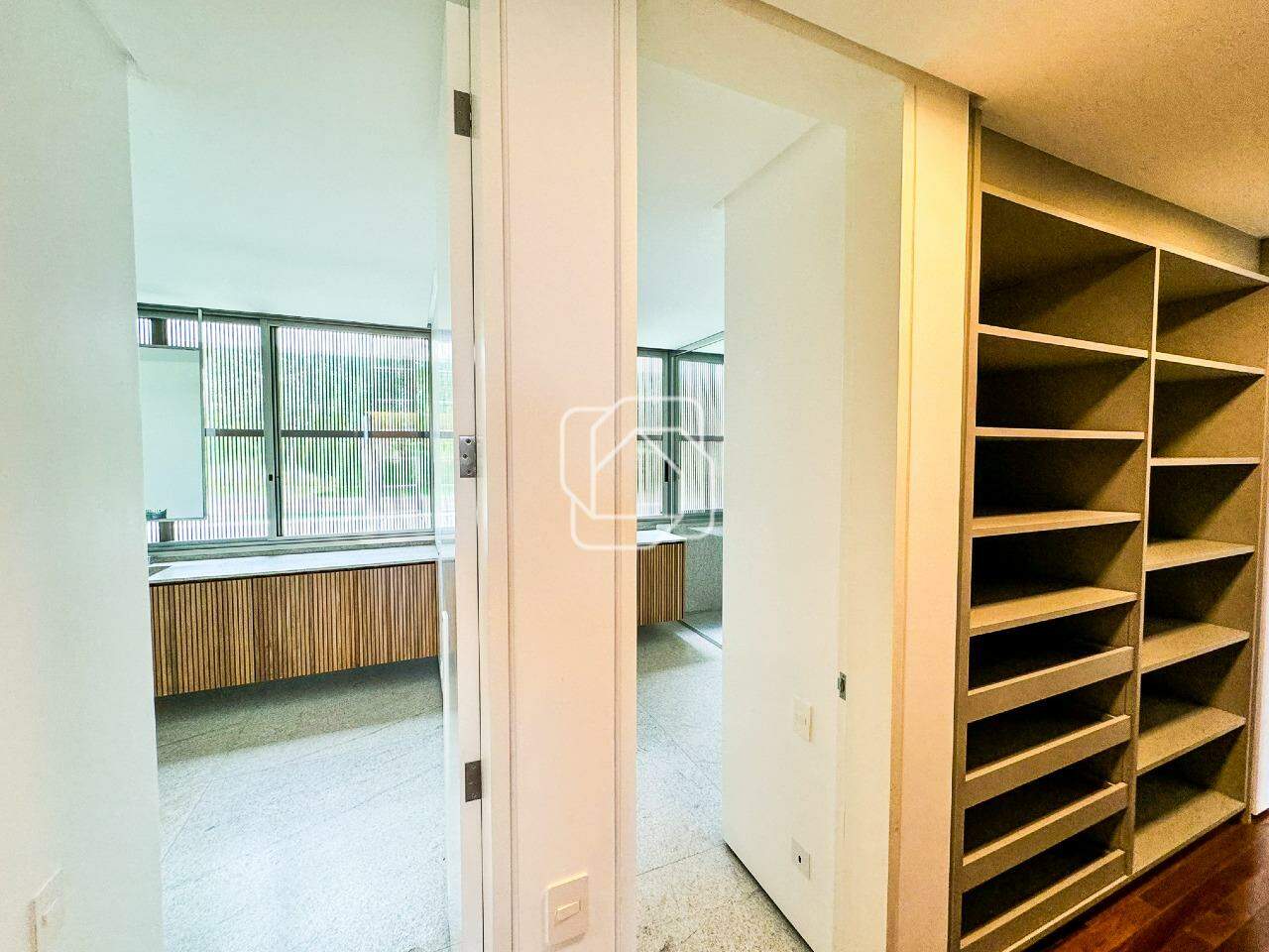 Casa de Condomínio à venda em Bragança Paulista - SP - Quinta da Baroneza: Closet