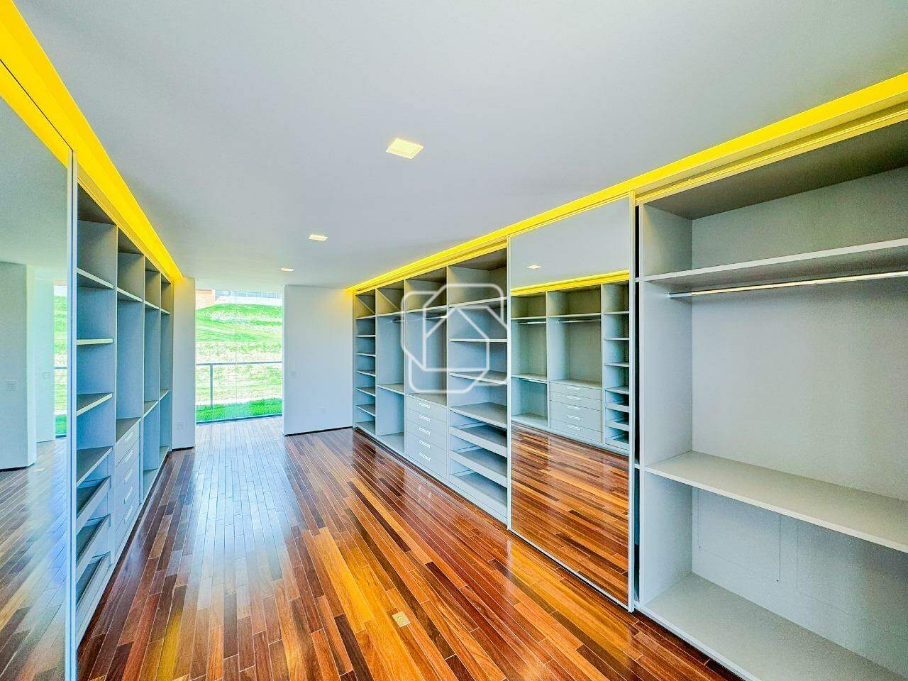 Casa de Condomínio à venda em Bragança Paulista - SP - Quinta da Baroneza: Closet