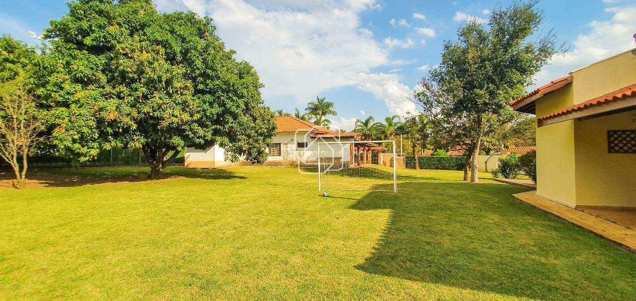 Casa de Condomínio à venda em Indaiatuba - SP - Vale das Laranjeiras: Quintal, gramado