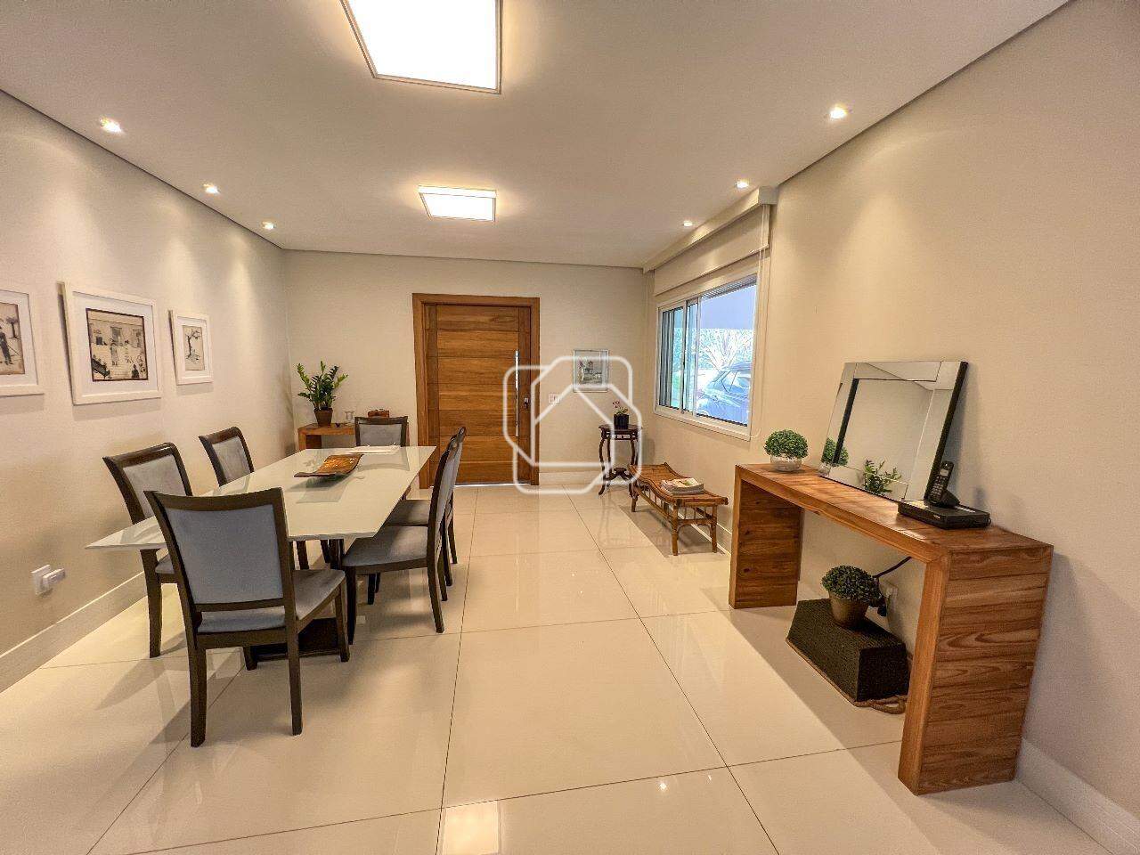 Casa de Condomínio à venda em Itu - SP - Parque Village Castelo: Entrada, sala de jantar