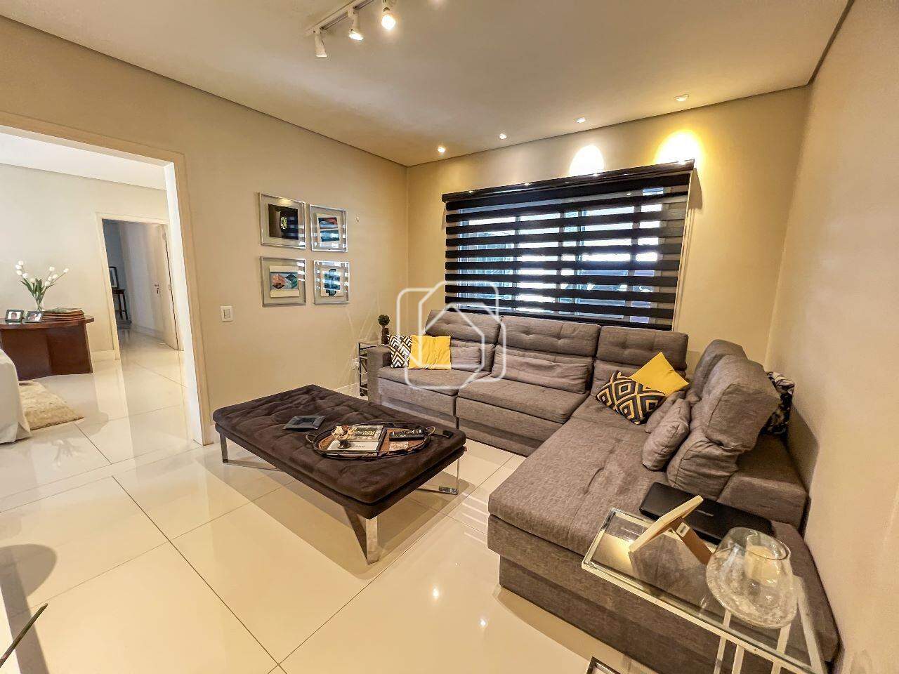 Casa de Condomínio à venda em Itu - SP - Parque Village Castelo: Sala de TV privativa