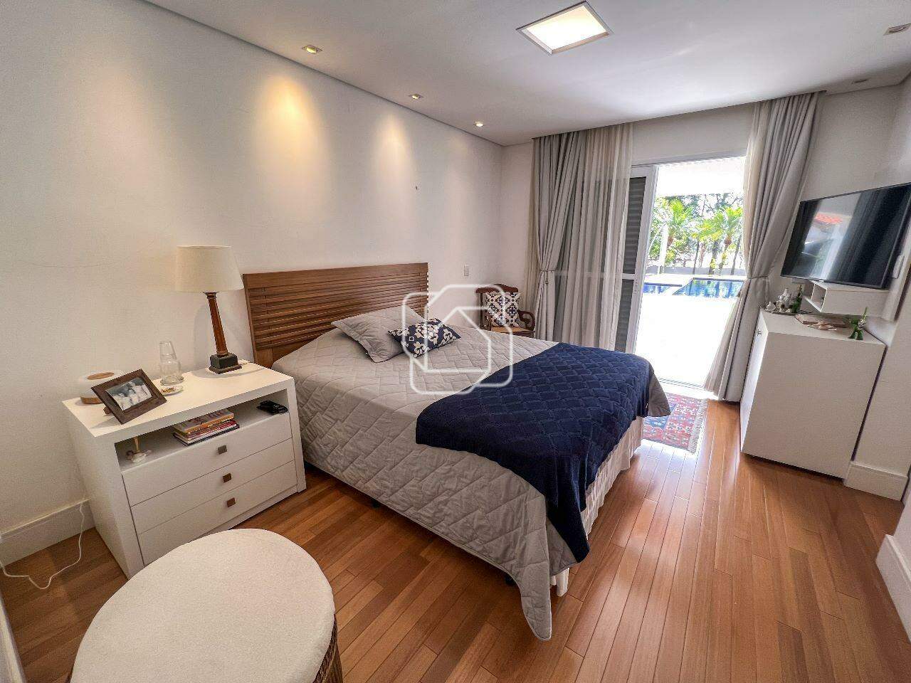 Casa de Condomínio à venda em Itu - SP - Parque Village Castelo: Suíte master