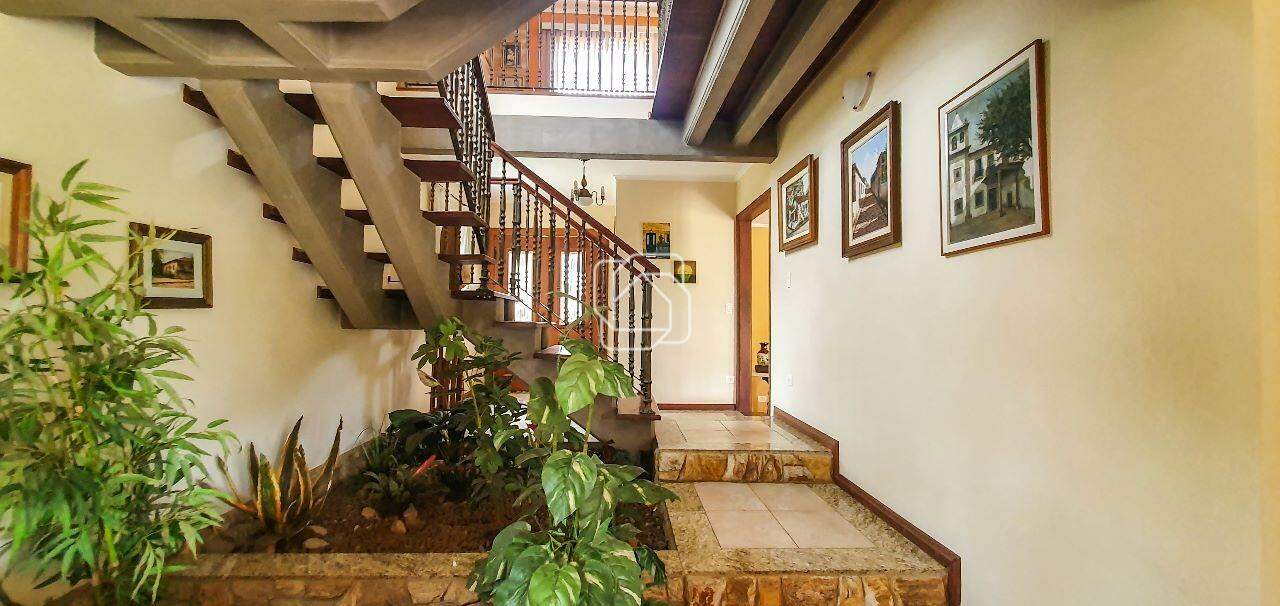 Casa de Condomínio à venda em Indaiatuba - SP - Lagos de Shanadu: Acesso piso superior