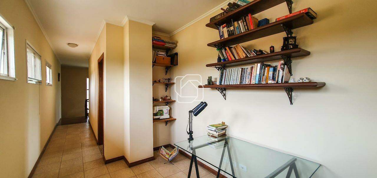 Casa de Condomínio à venda em Indaiatuba - SP - Lagos de Shanadu: Corredor