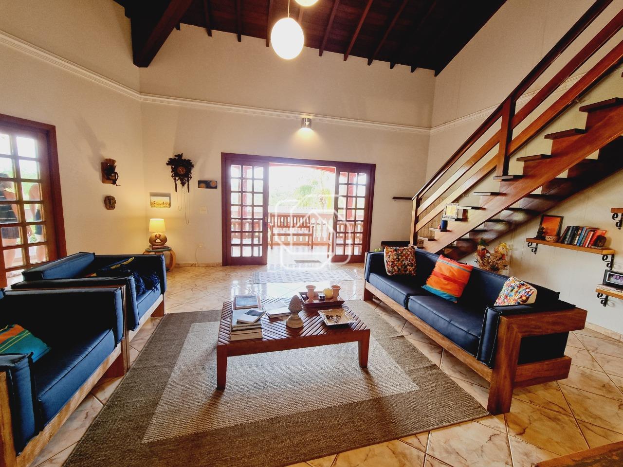 Casa de Condomínio para aluguel em Indaiatuba - SP - Vale das Laranjeiras: Sala de estar