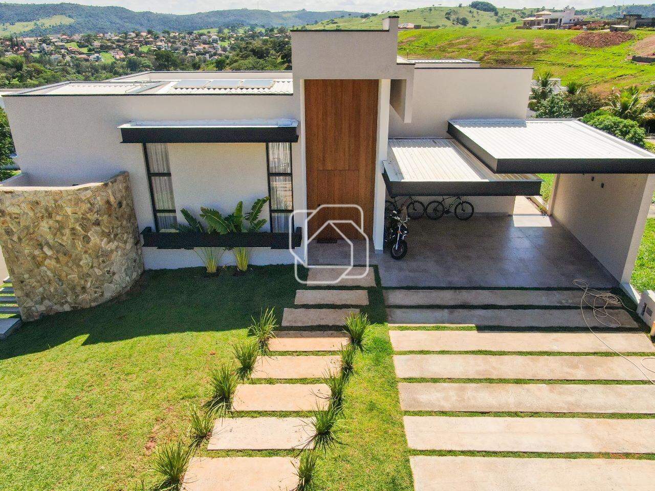 Casa de Condomínio à venda em Itu - SP - Residencial Parque Campos de Santo Antônio II: Fachada da casa