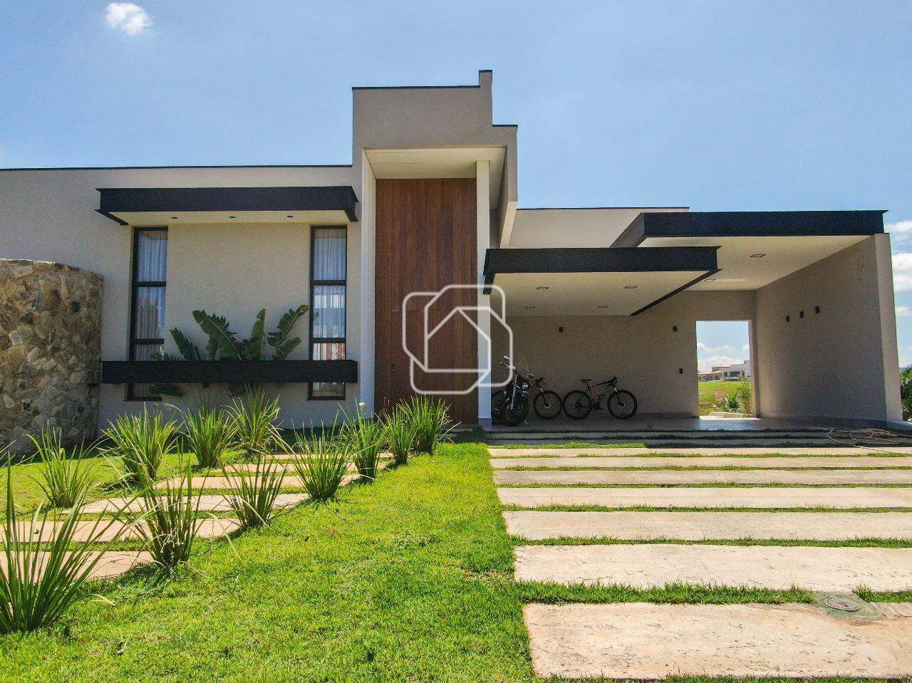 Casa de Condomínio à venda em Itu - SP - Residencial Parque Campos de Santo Antônio II: Fachada da casa