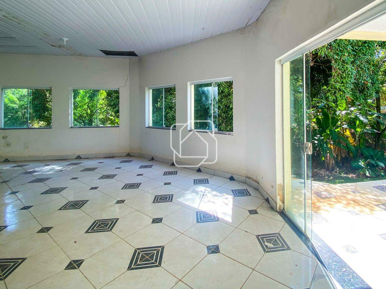 Casa de Condomínio para aluguel em Indaiatuba - SP - Lagos de Shanadu: Depósito/ área de serviço