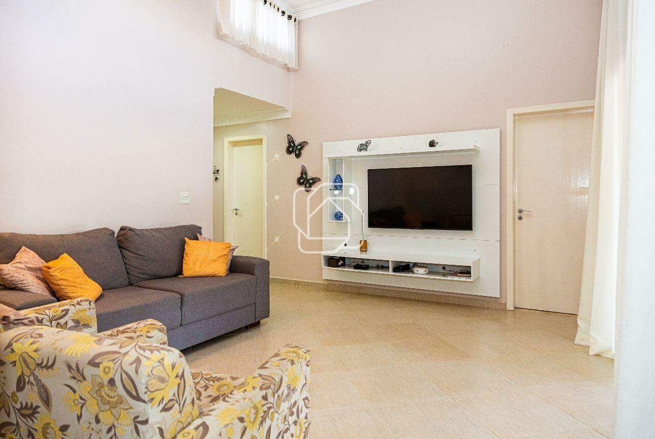 Casa de Condomínio à venda em Salto - SP - Terras de Mont Serrat: Sala de estar