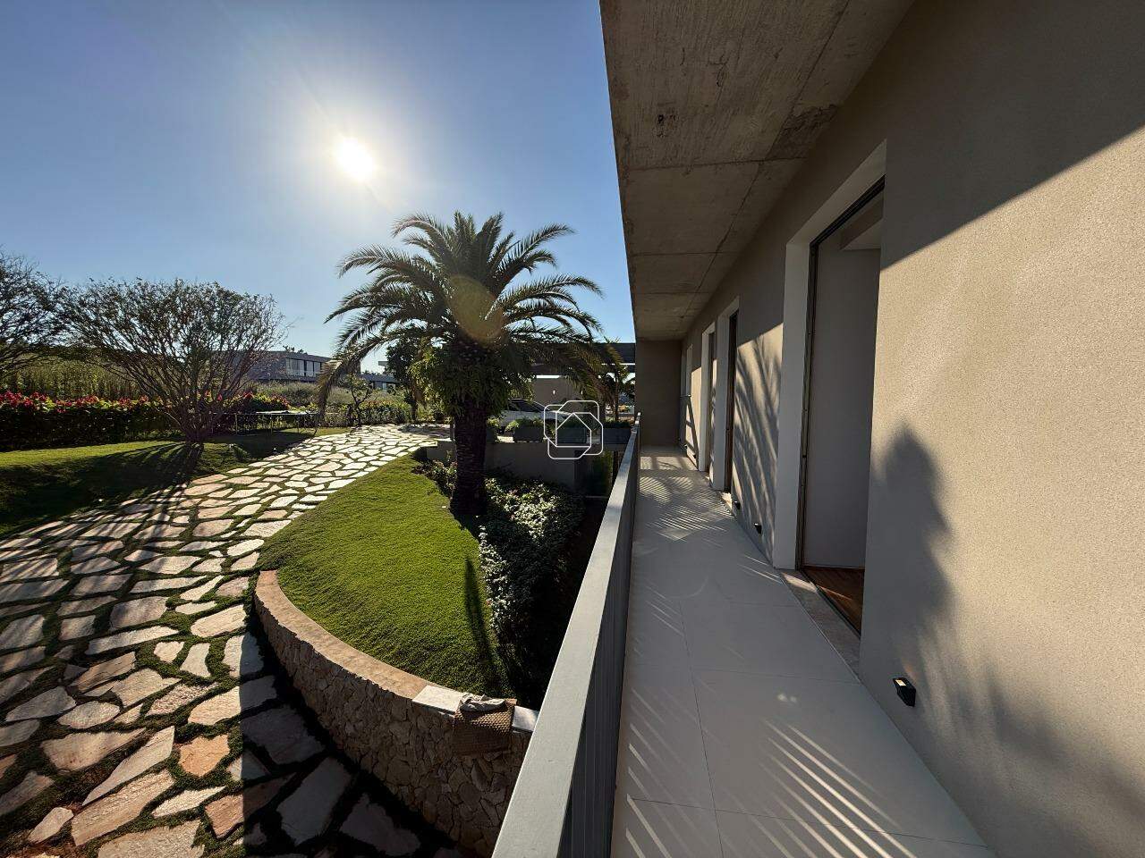 Casa de Condomínio à venda em Itu - SP - Condomínio Terras de São José II: Lateral da casa