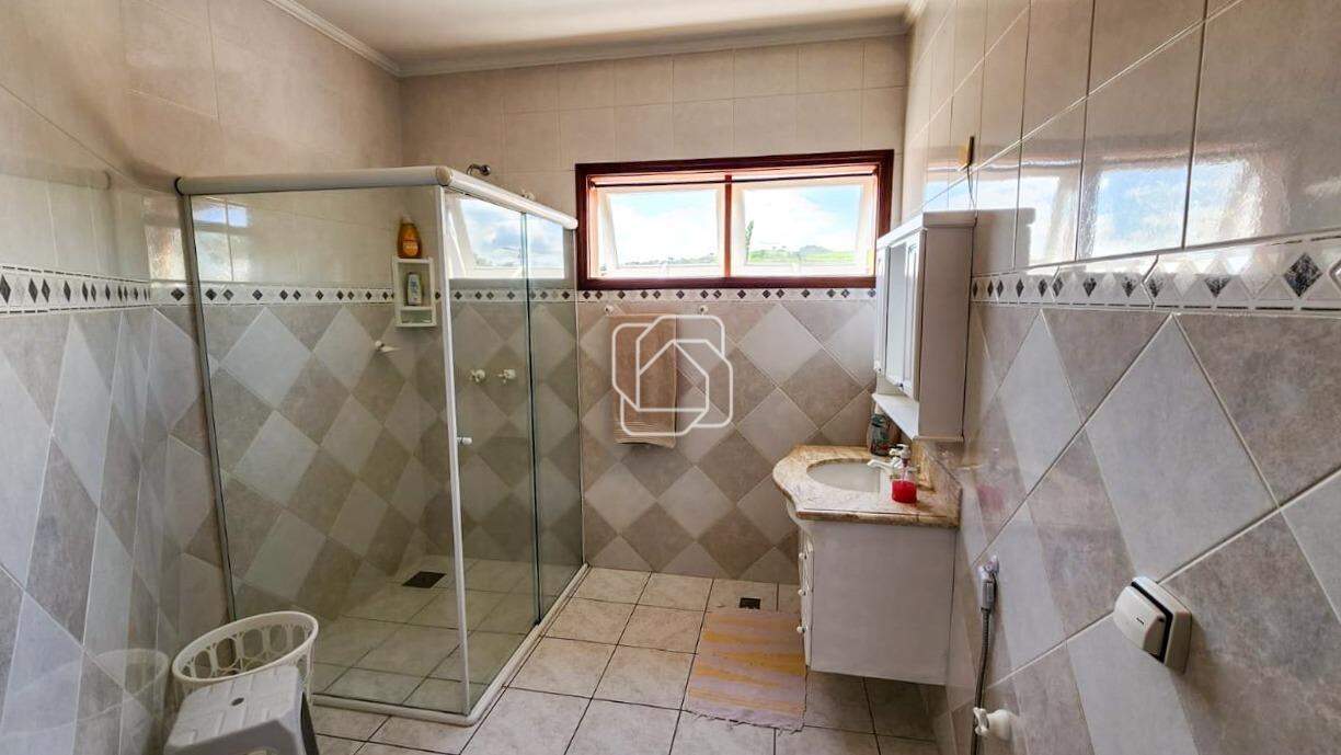 Casa de Condomínio à venda em Itu - SP - Condomínio Campos de Santo Antônio: Banheiro