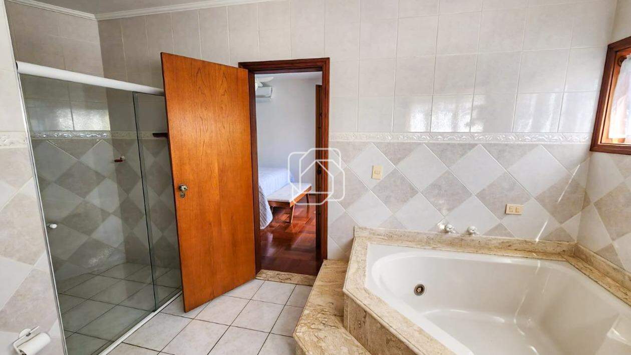 Casa de Condomínio à venda em Itu - SP - Condomínio Campos de Santo Antônio: Banheiro, banheira