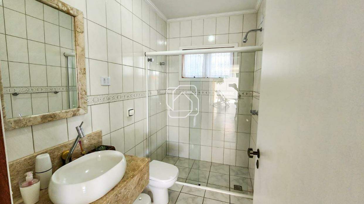 Casa de Condomínio à venda em Itu - SP - Condomínio Campos de Santo Antônio: Banheiro