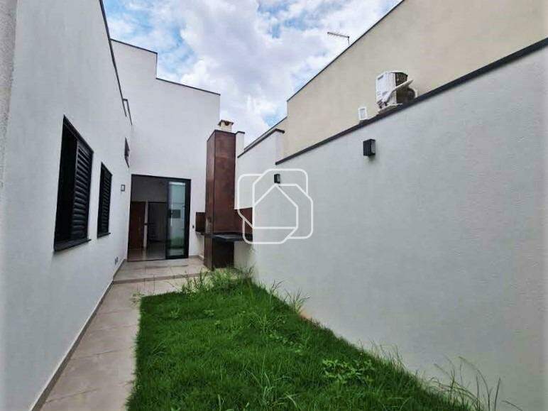 Casa de Condomínio para aluguel em Salto - SP - Village Moutonnée: Quintal e área da churrasqueira