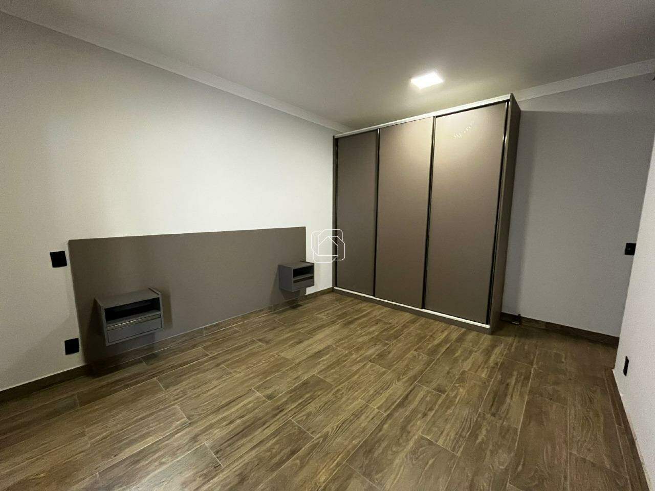 Casa de Condomínio para aluguel em Salto - SP - Village Moutonnée: