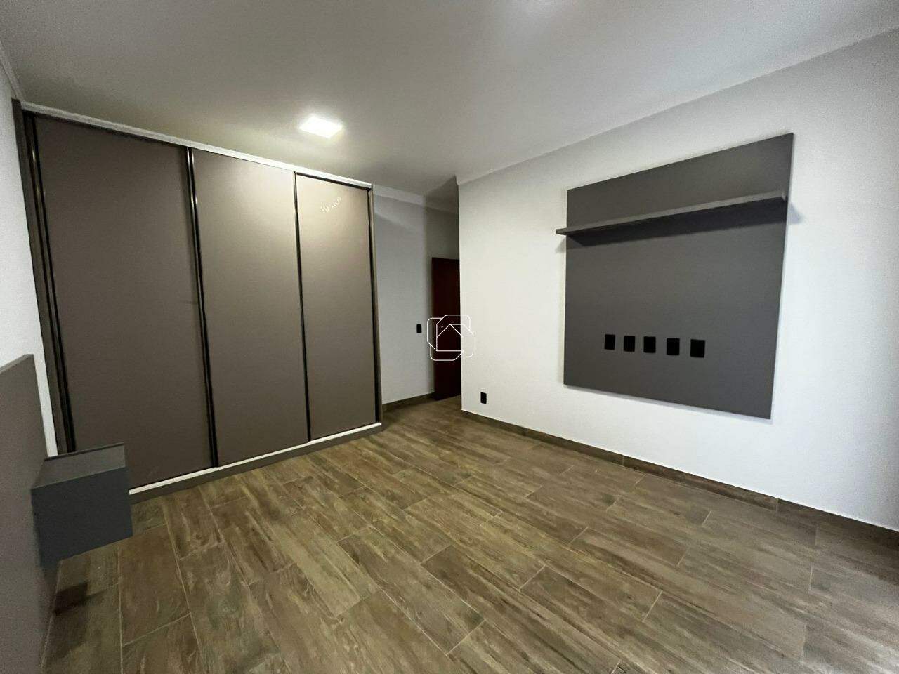Casa de Condomínio para aluguel em Salto - SP - Village Moutonnée: