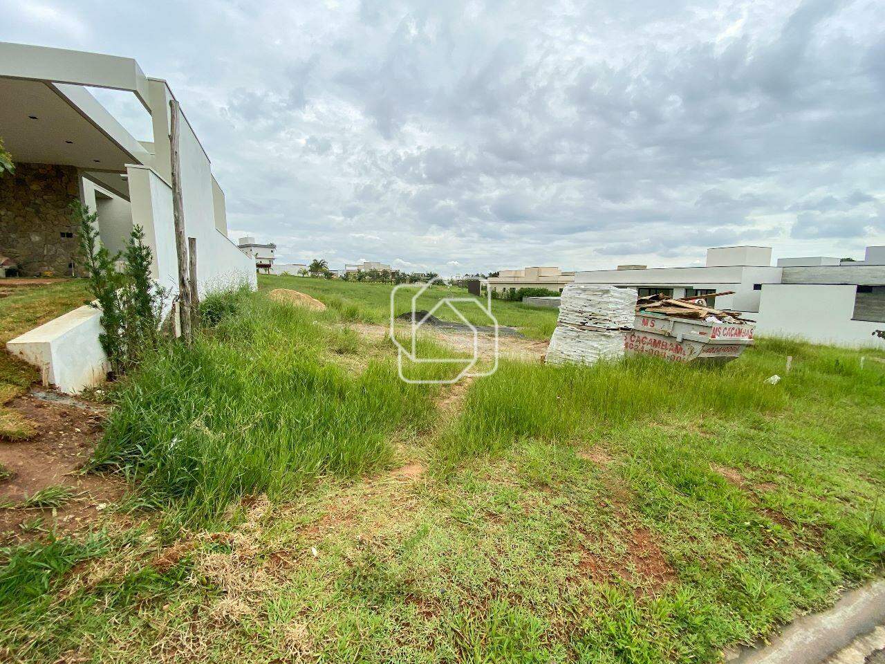 Terreno à venda em Itu - SP - Condomínio Villas do Golfe: Visão geral do terreno