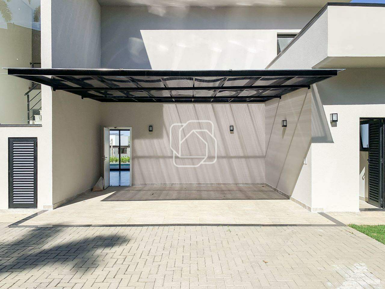 Casa de Condomínio à venda em Itu - SP - Jardim Plaza Atheneé: Garagem coberta