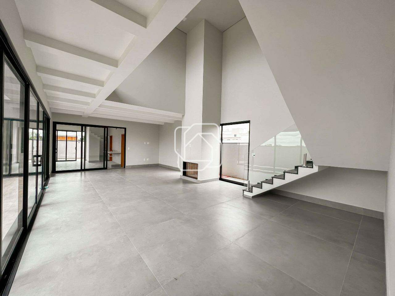 Casa de Condomínio à venda em Itu - SP - Residencial Saint Paul: Ampla sala