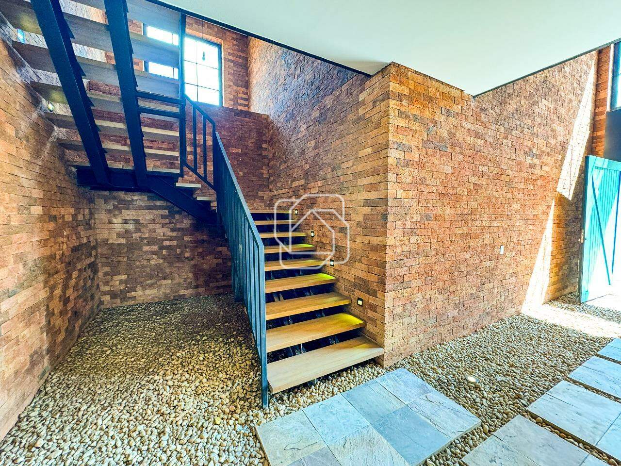 Casa de Condomínio à venda em Porto Feliz - SP - Condomínio Fazenda Boa Vista: Escada