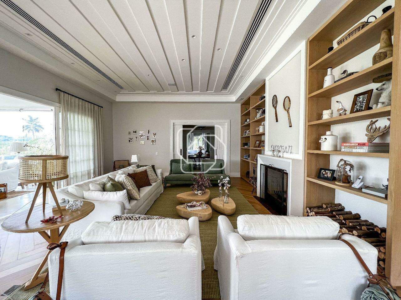 Casa de Condomínio à venda em Porto Feliz - SP - Condomínio Fazenda Boa Vista: Sala de estar com lareira
