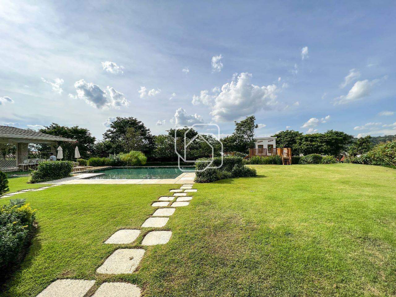 Casa de Condomínio à venda em Porto Feliz - SP - Condomínio Fazenda Boa Vista: Área da piscina, gramado