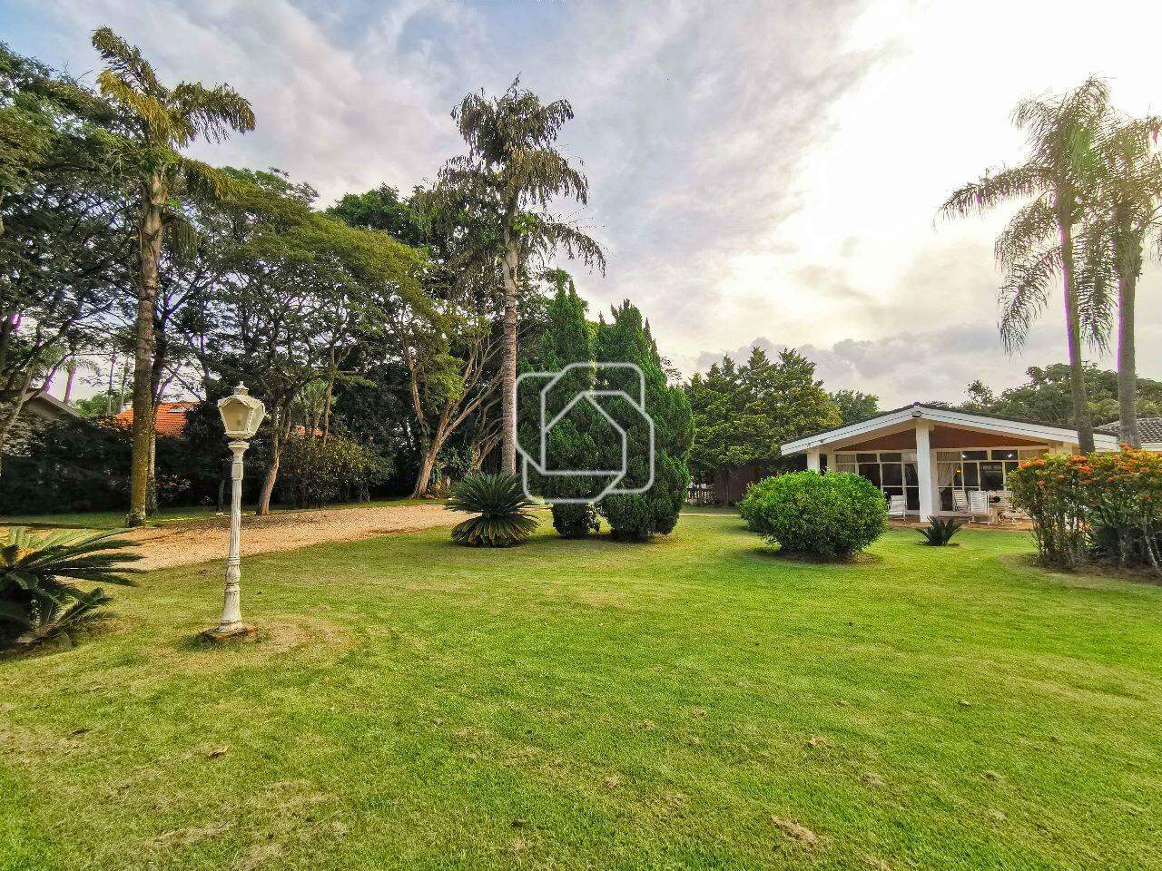 Casa de Condomínio à venda em Indaiatuba - SP - Chácara Polaris: Gramado