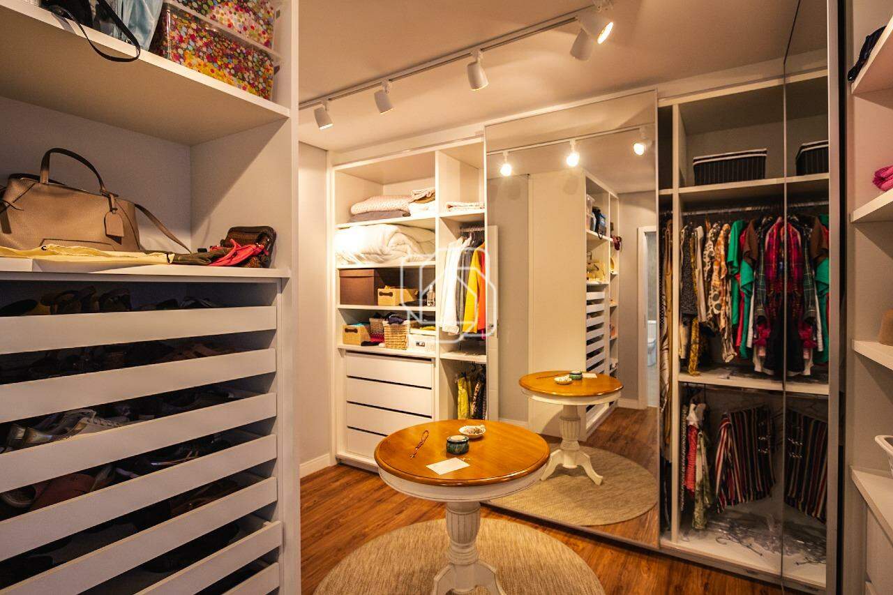 Casa de Condomínio à venda em Indaiatuba - SP - Jardim Residencial Santa Clara: Closet
