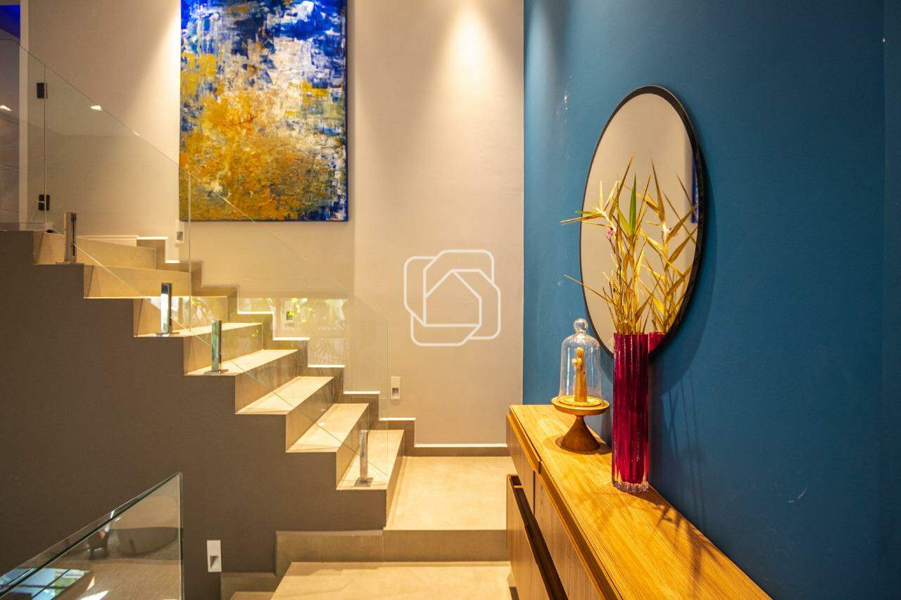 Casa de Condomínio à venda em Indaiatuba - SP - Jardim Residencial Santa Clara: Escadas