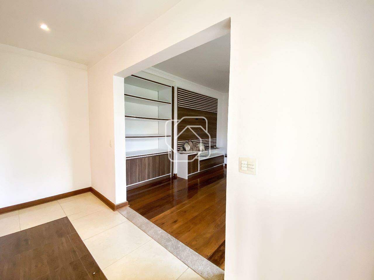 Casa de Condomínio à venda em Itu - SP - Jardim Plaza Atheneé: Sala de TV